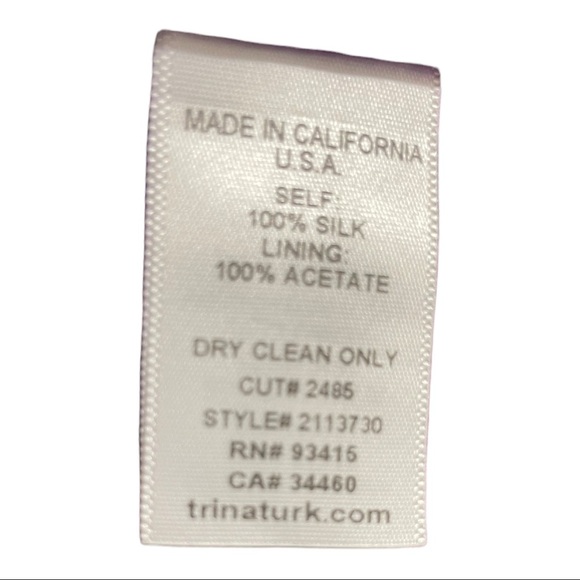 Trina Turk Concetta silk tweed dress. Zipper back. V neck sleeveless.Size 6 - Picture 11 of 11